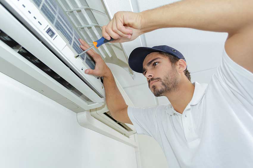 Ductless-hvac-technician