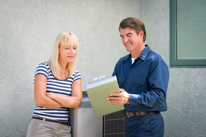 ac-technician-homeowner-G180724640